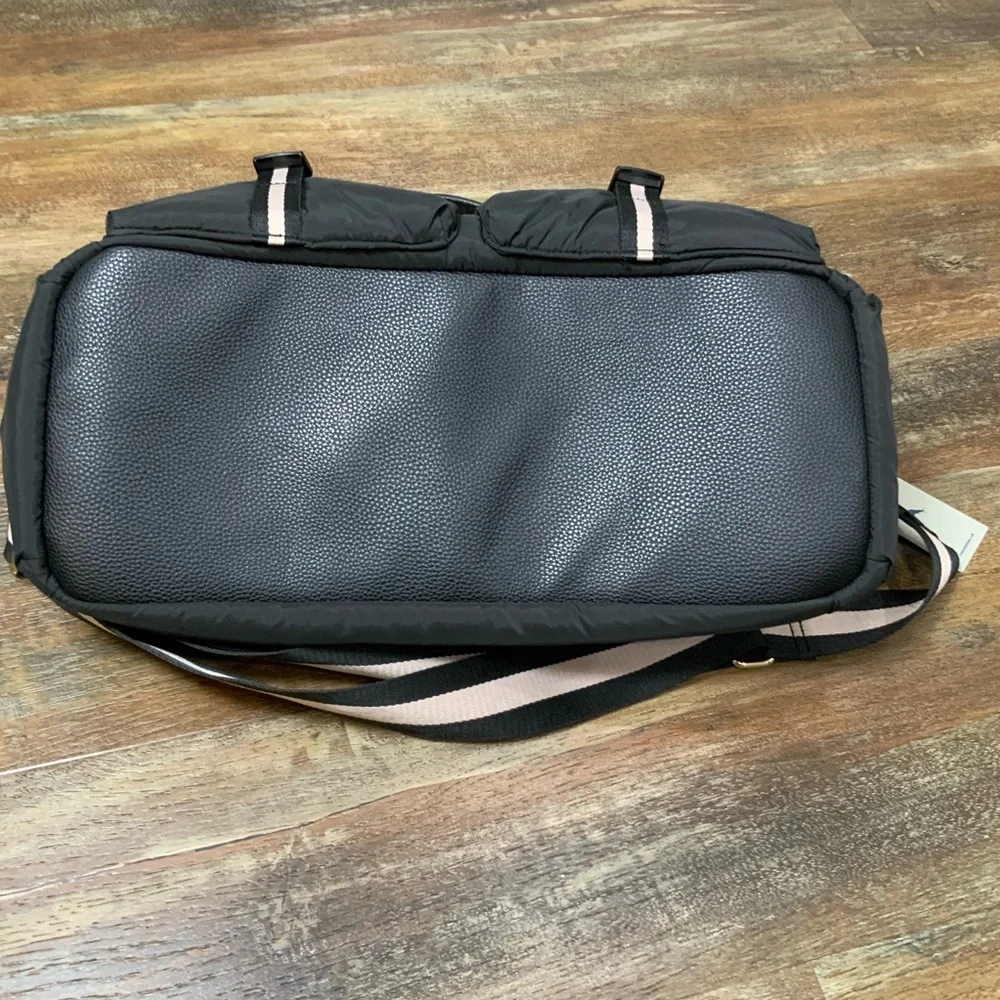 NWT Tommy Bahama Everyday Duffle - Black Puffer Weekender Carry-On Bag